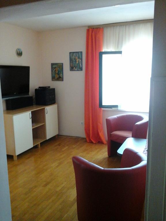 Apartments Tomovic Lumbarda Exterior photo