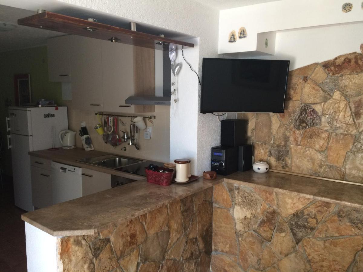 Apartments Tomovic Lumbarda Exterior photo